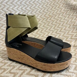 Sorel Black and Olive Sandals